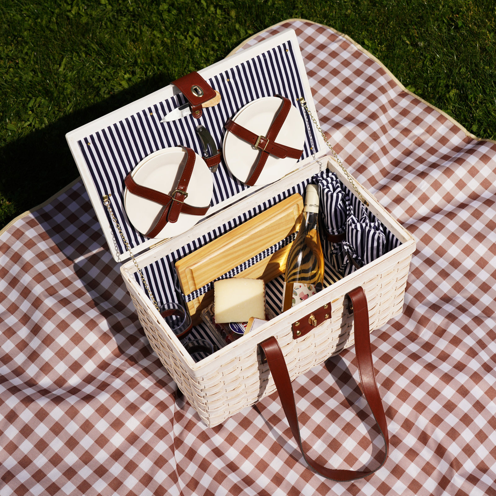 Tahoe Picnic Basket Set