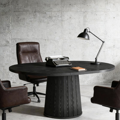 Table ovale professionnelle pour salles de réunion, design flexible, matériaux haut de gamme, 30,6 kg, surface lisse, piètement de 101,6 cm de large, finition noire, siège confortable.