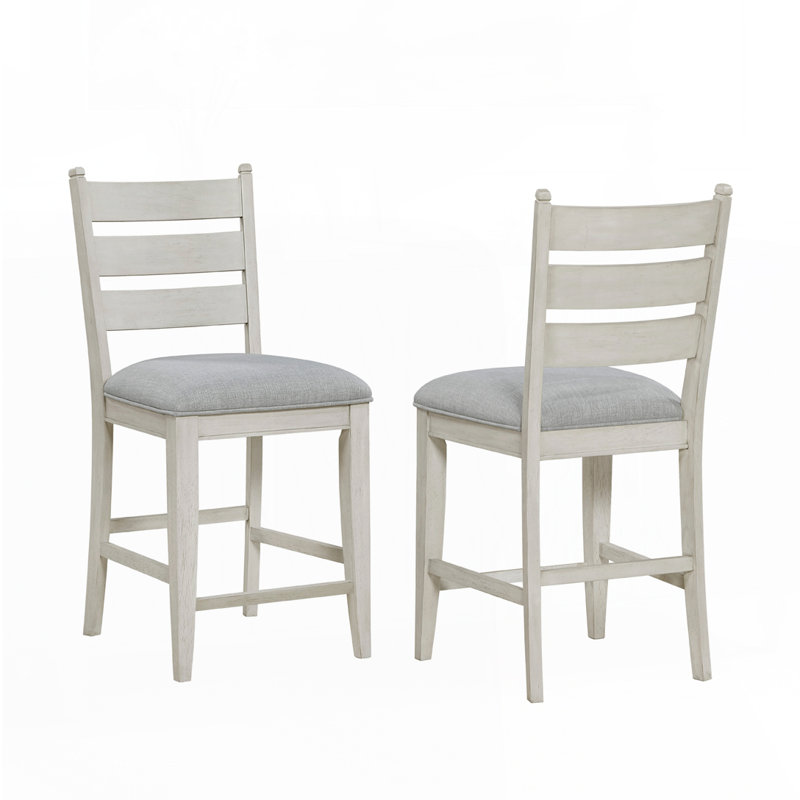 Ensemble de chaises à hauteur de comptoir