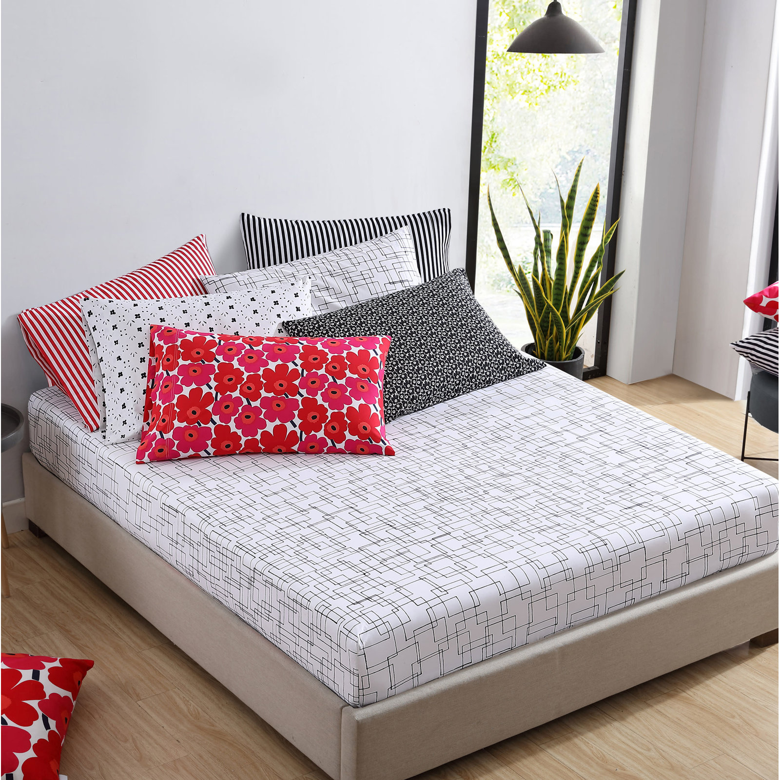 Marimekko Mini Unikko Cotton Sheet Set, Queen Sheet Set with 2 Standard Pillowcases, Mini Unikko Red