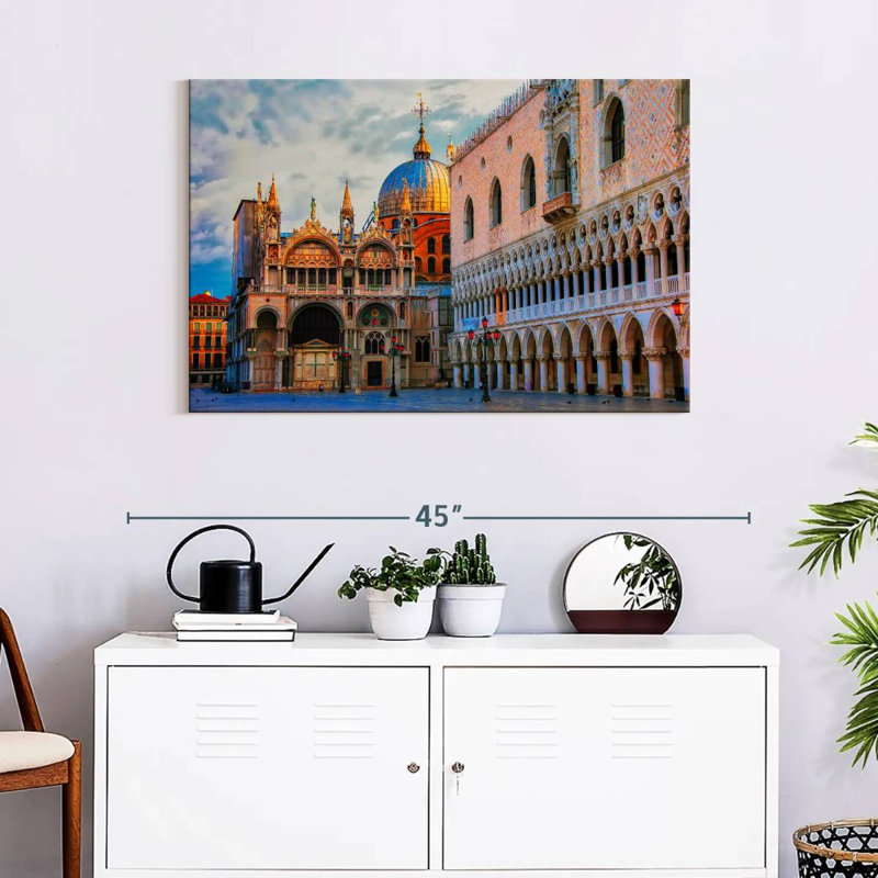 Kavia Saint Mark's Square, 24" H x 36" W