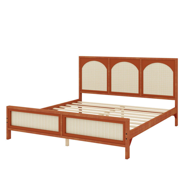 Très grand lit plateforme en bois rehaussé par une tête et un pied de lit en rotin, Très grand lit, Noyer / beige