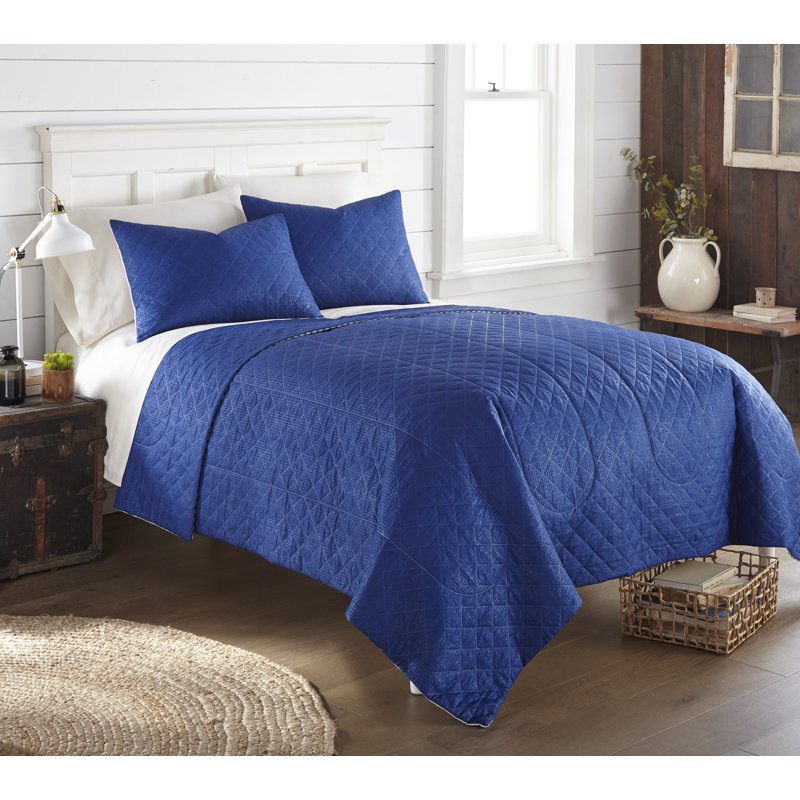 Twin Americana Stripe Reversible Seersucker Quilt Set