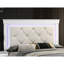 Grand lit en similicuir blanc, tête de lit à losanges, DEL et texture unique pour les meubles de chambre à coucher Lit en cuir de style contemporain, tête de lit à boutons en bois massif