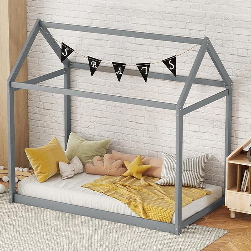 Lit simple en bois, gris