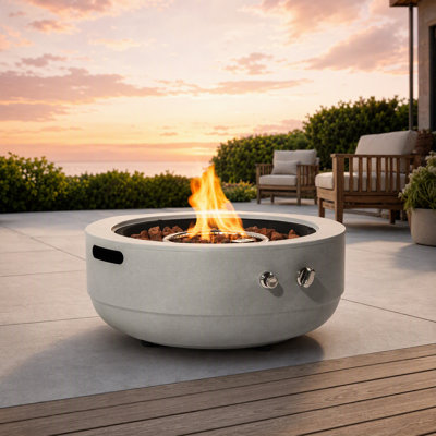 Foyer extérieur rond au propane de 61 cm (24 po), 50 000 BTU, structure en acier, pierres de lave et couvercle inclus pour patio, terrasse, balcon ou cour arrière - Gris