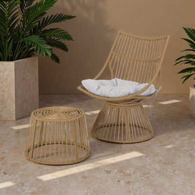 Chaise et table d'appoint
