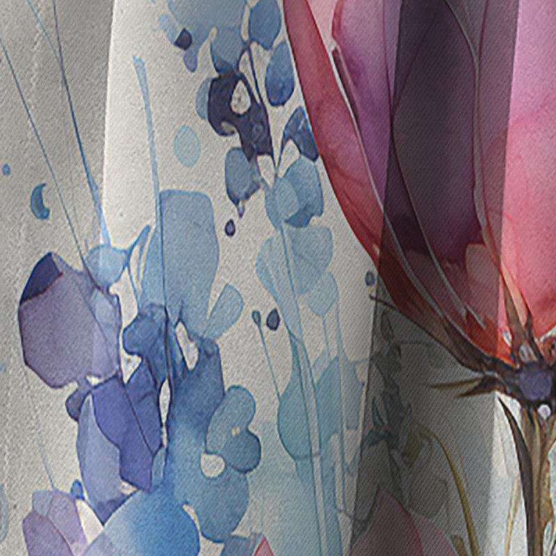 «Blue Bonnets» multicolore Collage I - rideau occultant floral bleu Bonnets - 1 panneaux, L 52 po x L 84 po