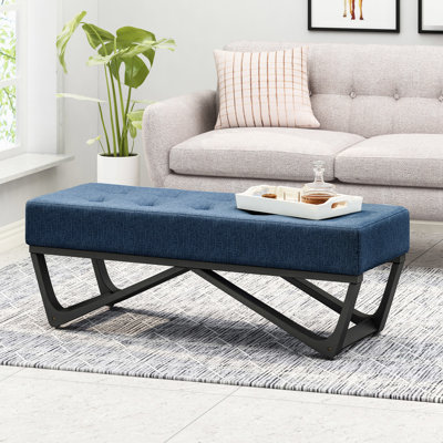 Bleu marine - accessoire de chambre à coucher moderne. Détails gaufrés. Multifonctionnel. Élégant. Transformez votre espace. Boutonné, revêtement lisse. Fonctionnel comme repose-pieds ou table d'appoint.