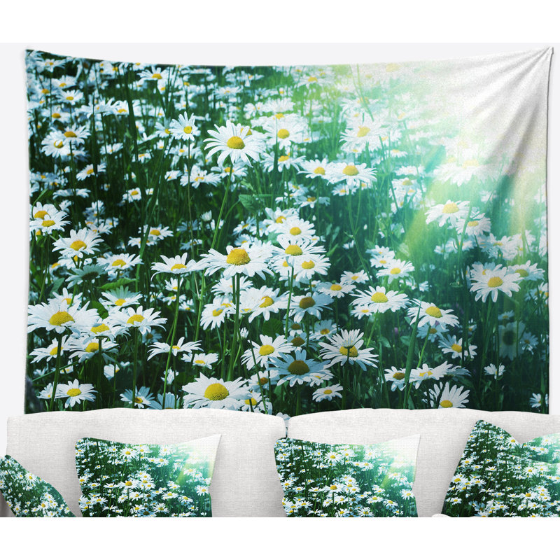 Jardin floral ensoleillé avec tapisserie mignonne et fleurs blanches, H 32 po x l 39 po