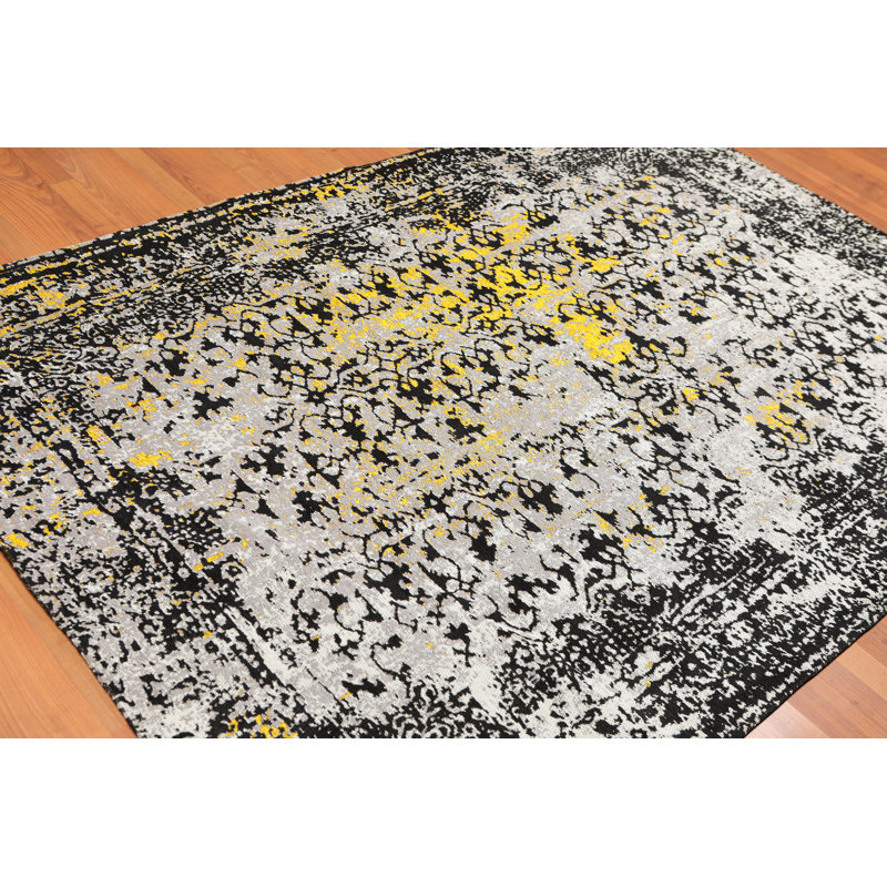 Hilderbrand Hand Hooked Oriental Indoor Rug