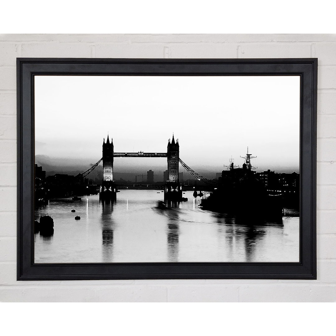 London Bridge B N W