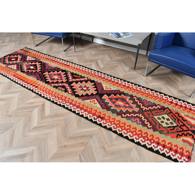 Chemin de table Kilim turc tissé à la main, idéal pour ajouter une touche exotique à votre couloir ou à votre salon