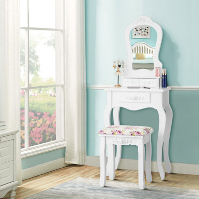 Nashwauk Dressing Table with Mirror