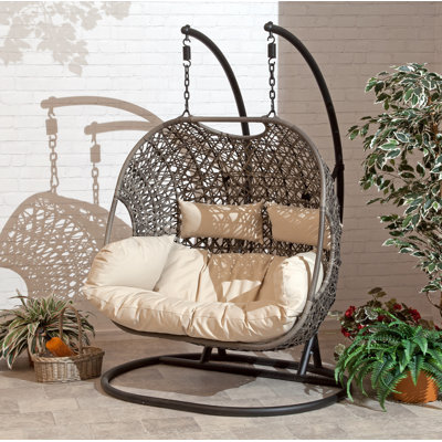 Chaise de patio avec coussins Gurganus Cocoon