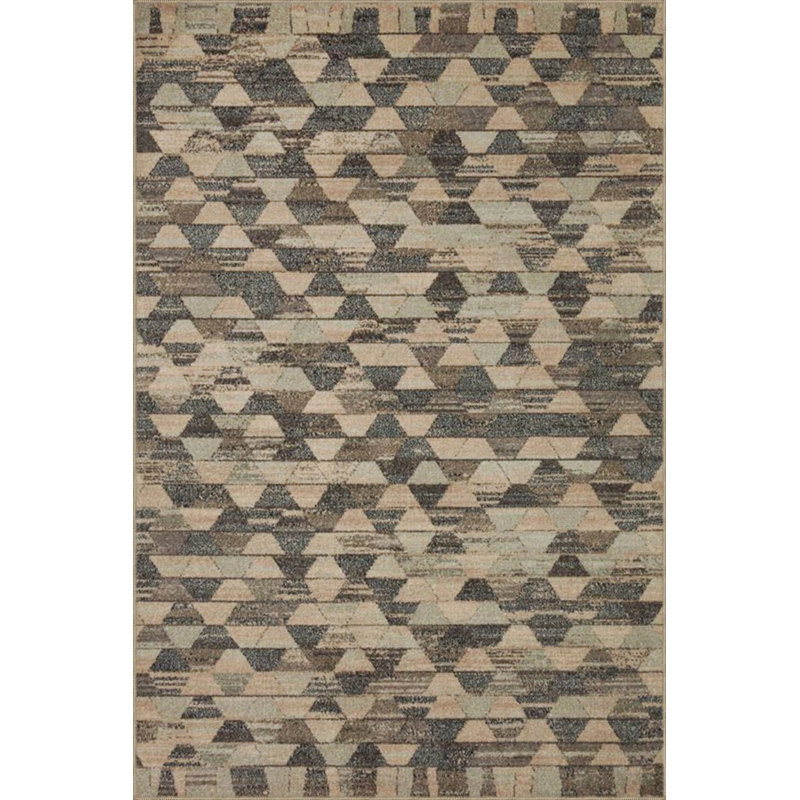 Tapis à motif triangulaire tissé dans des tons café, Rectangle 5 pi 2 po x 7 pi 7 po