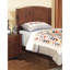 2 tables de chevet en chêne foncé - décoration de chambre à coucher moderne