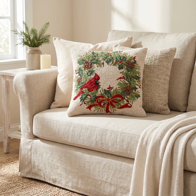 Coussin en laine Cradinal Wreath par The Pillow Shoppe