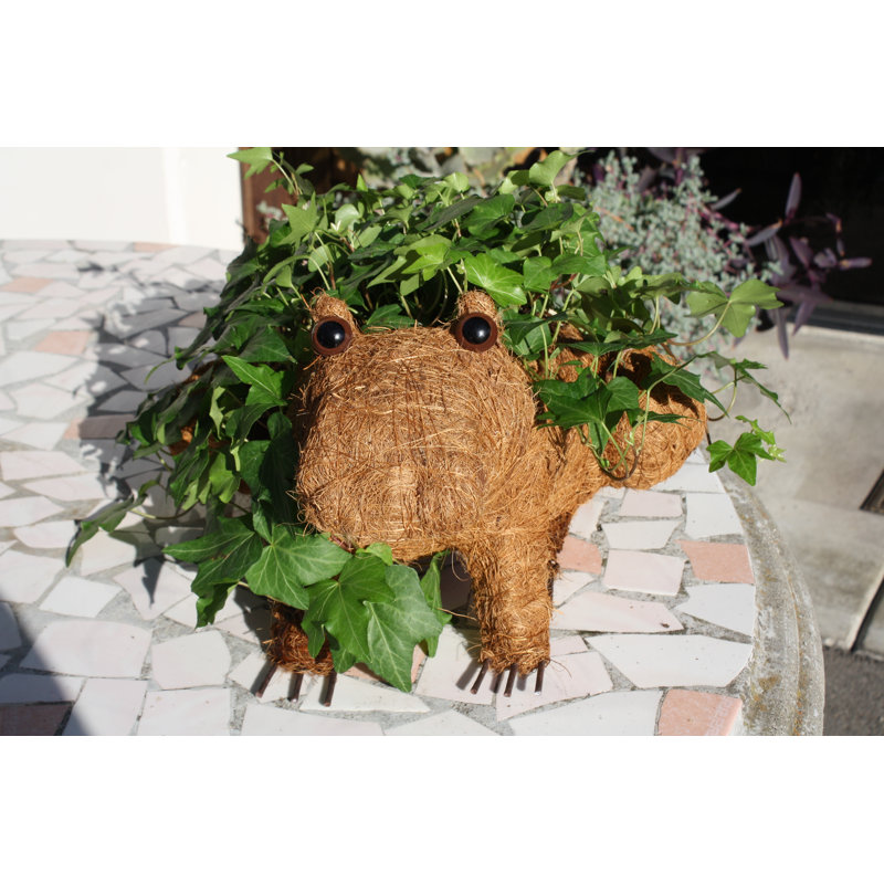 Elsaid Statue Planter