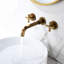 Robinet de salle de bain mural en bronze électroplaqué qui ajoute de l'élégance au montage facile à nettoyer, avec protection contre la rouille à 7 couches et empreintes digitales-121677823