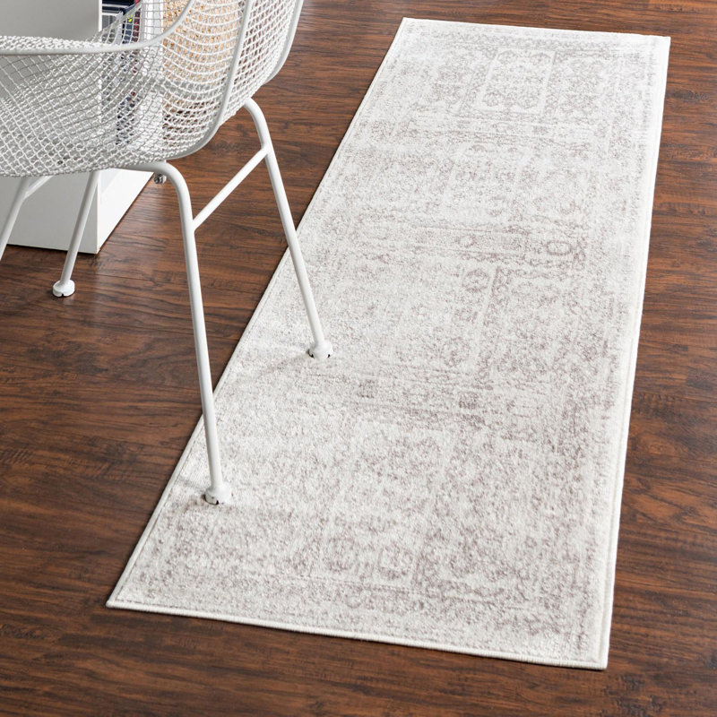Tapis oriental crème / gris Brackett, Tapis de couloir 2 pi x 8 pi