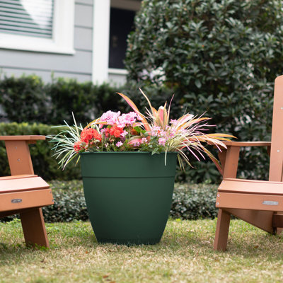 Jardinière intérieure / extérieure en plastique recyclé Dayton avec soucoupe attachée
