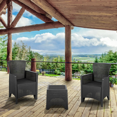 Ensemble de chaises en imitation rotin en plastique avec table d'appoint assortie Alderman