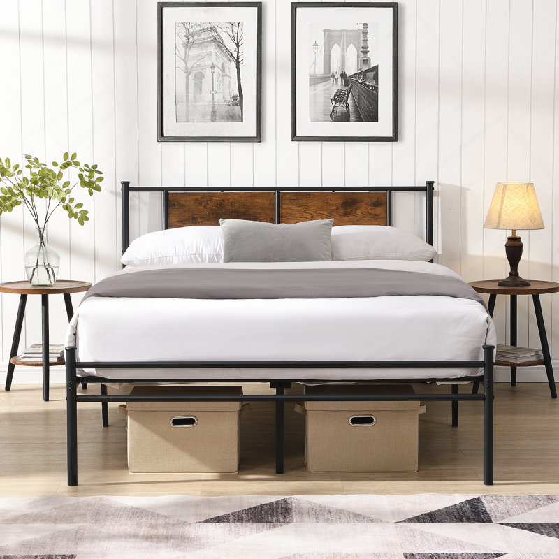 Grande tête de lit en métal avec panneau décoratif en bois noir