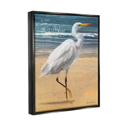 «White Heron Bird debout sur la plage, rivage des vagues» par Diane Neukirch - peinture à cadre flottant sur toile