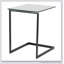 Table de bout contemporaine Zenn avec structure en métal et plateau en verre transparent, parfaite pour les espaces de vie modernes et élégants