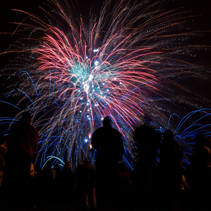Hirah Big Fireworks - Photographie sur toile tendue, H 36 po x l 36 po