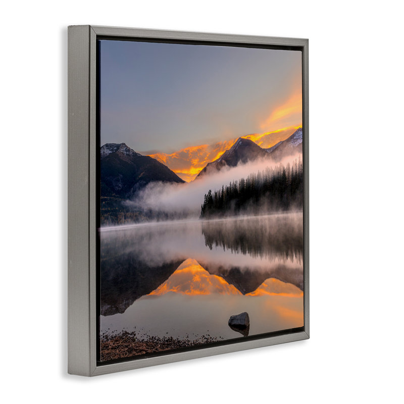 «Orange Sunset Lake Reflection» par Danita Delimont, H 18 po x l 18 po, Cadre flottant gris lustré