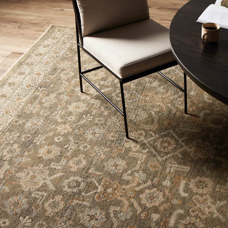 Kenli Wool Oriental Area Rug in Green, Rectangle 9' x 12'