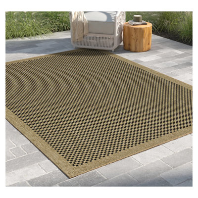 Tapis intérieur / extérieur noir naturel 7 pi 10 po x 10 pi 3 po Earth__TL1003 Earth en polypropylène durable, résistant aux taches et aux animaux de compagnie