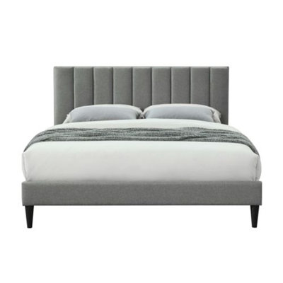 Élégant lit plateforme de style traditionnel
