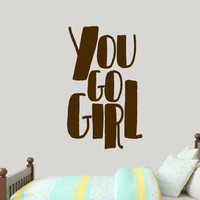 Décalcomanie murale "you go fille"