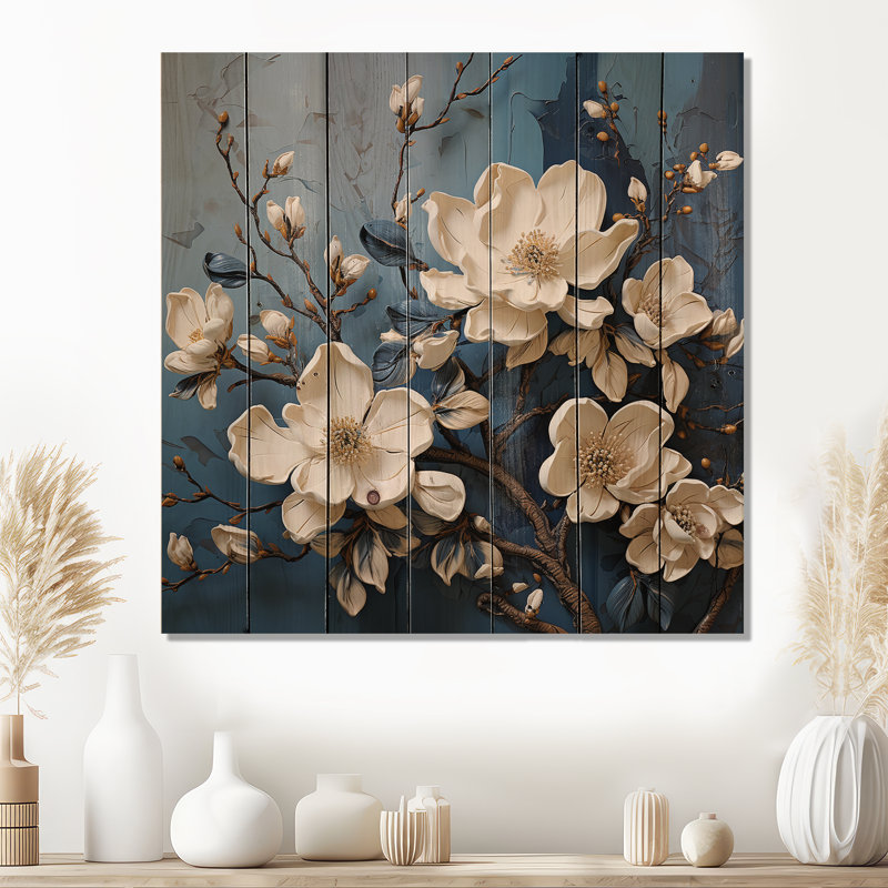 «Magnolia Blooming I», art mural sur bois de pin naturel bleu et blanc, H 15 po x l 15 po