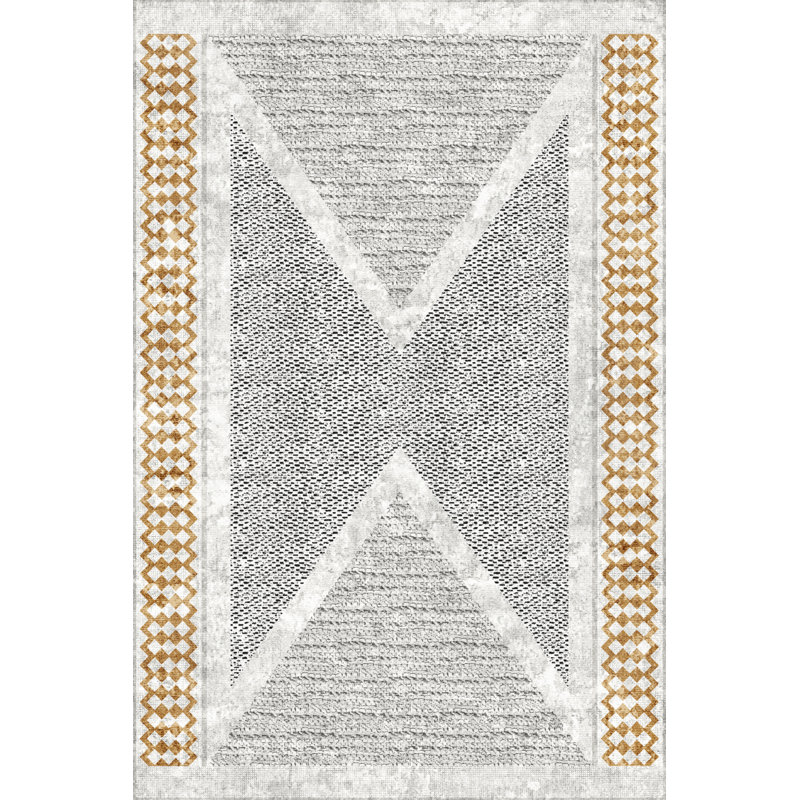 Tapis intérieur / extérieur gris en polypropylène tissé à la machine Kosa, Rectangle 4 pi 4 po x 6 pi 3 po
