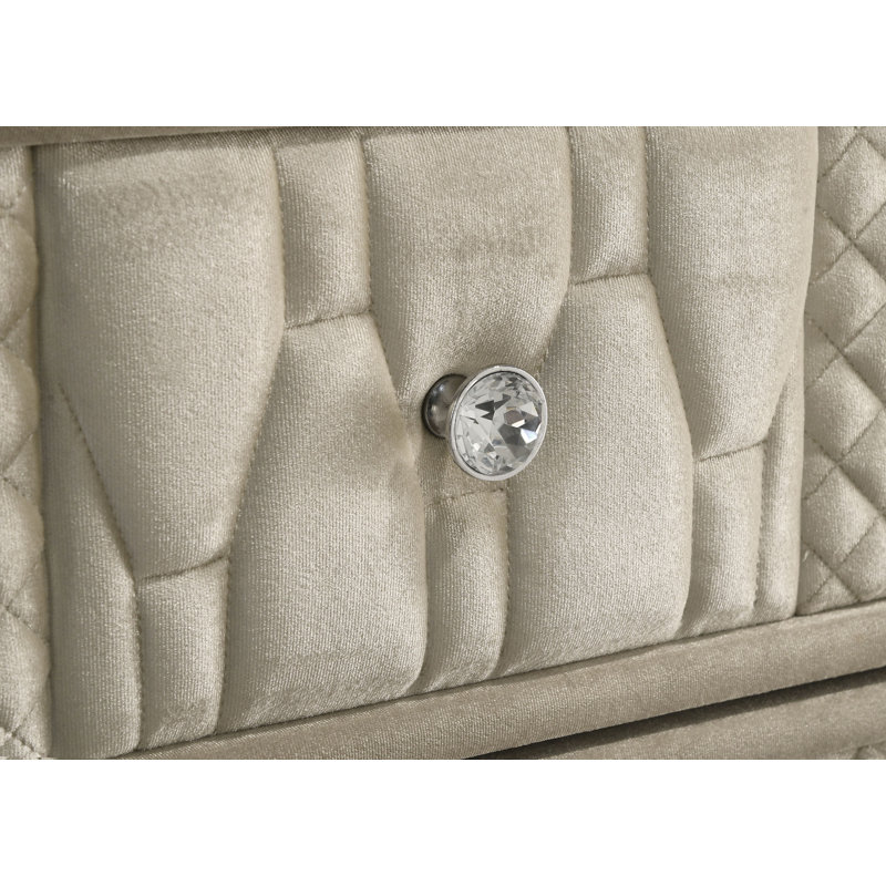 Aikens 4-Piece Eastern King Bedroom Set Ivory And Camel, King