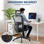Chaise de bureau ergonomique à haut dossier, support lombaire réglable et appui-tête-528944414