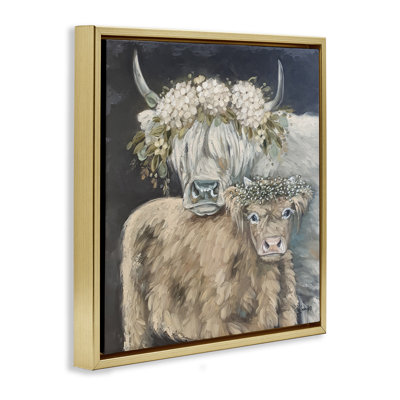 Des bovins des Highlands ornés de guirlandes de fleurs