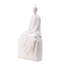 Sculpture assise, geste de méditation pacifique, résine blanche 19 po
