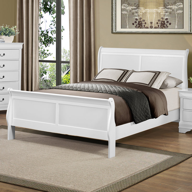 Mayville Traditional Full Bed with White Finish, Full, White