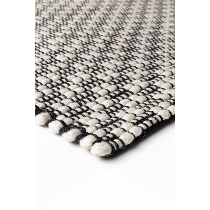 RHYTHM, Rectangle 4'7" x 6'7", Black / white
