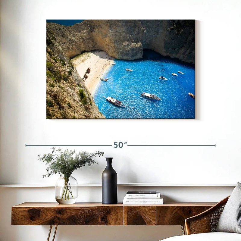 Vue aérienne du Navagio Aydelis, H 26 po x l 39 po
