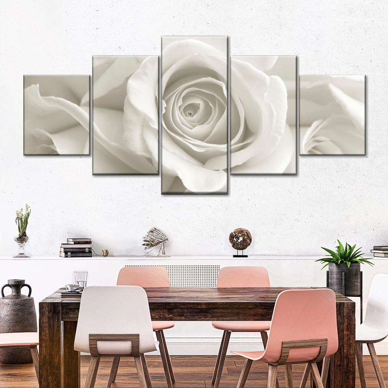 Roses blanches pures 5 pièces, H 42 po x l 92 po x P 1,25 po