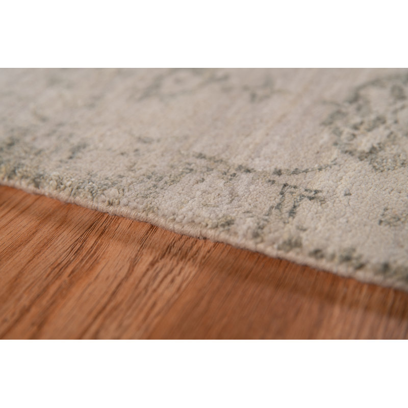Dazzle Floral Area Rug in White, Rectangle 2' x 3'