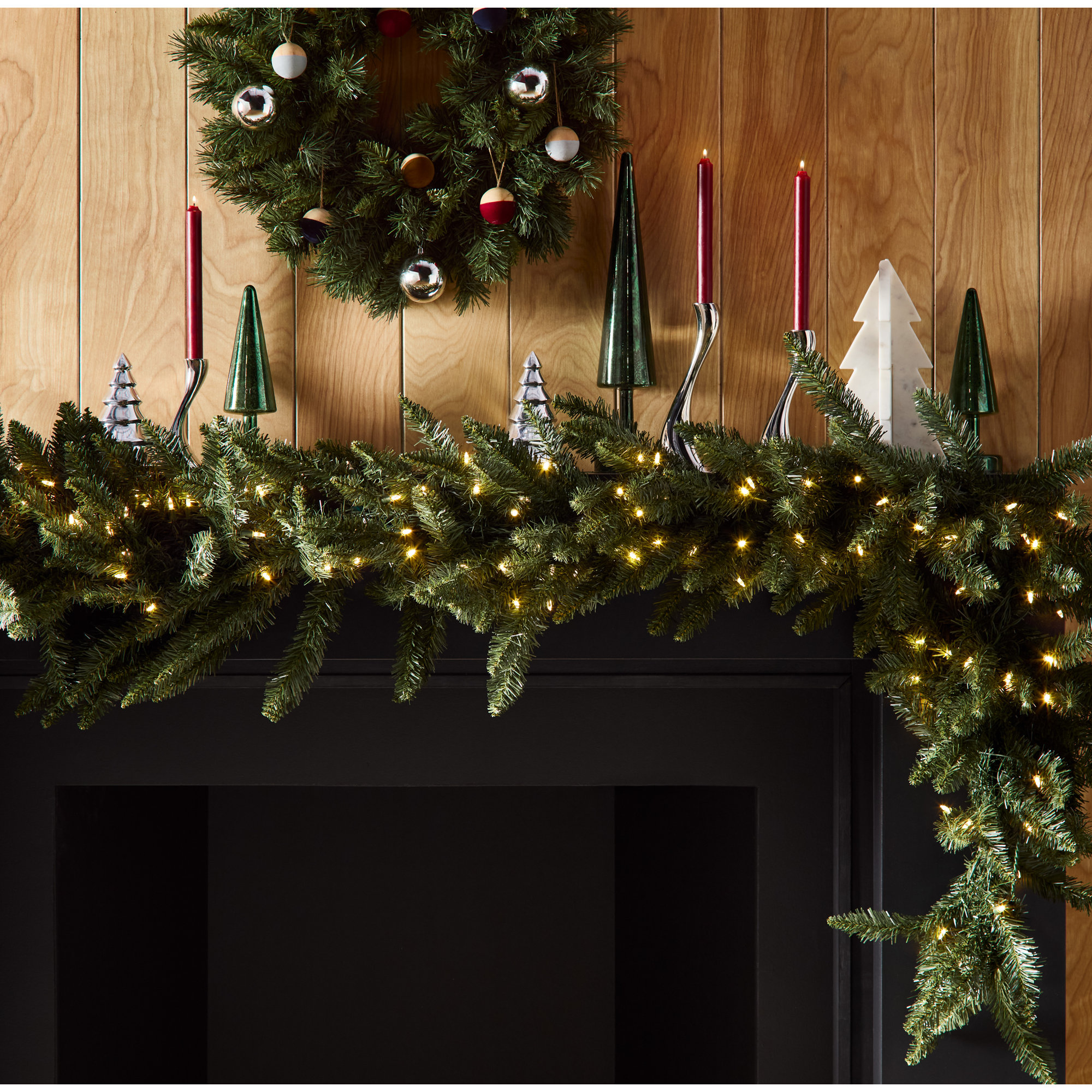 Peabody 108'' in. Lighted Faux Garland, Green, 20" x 108"