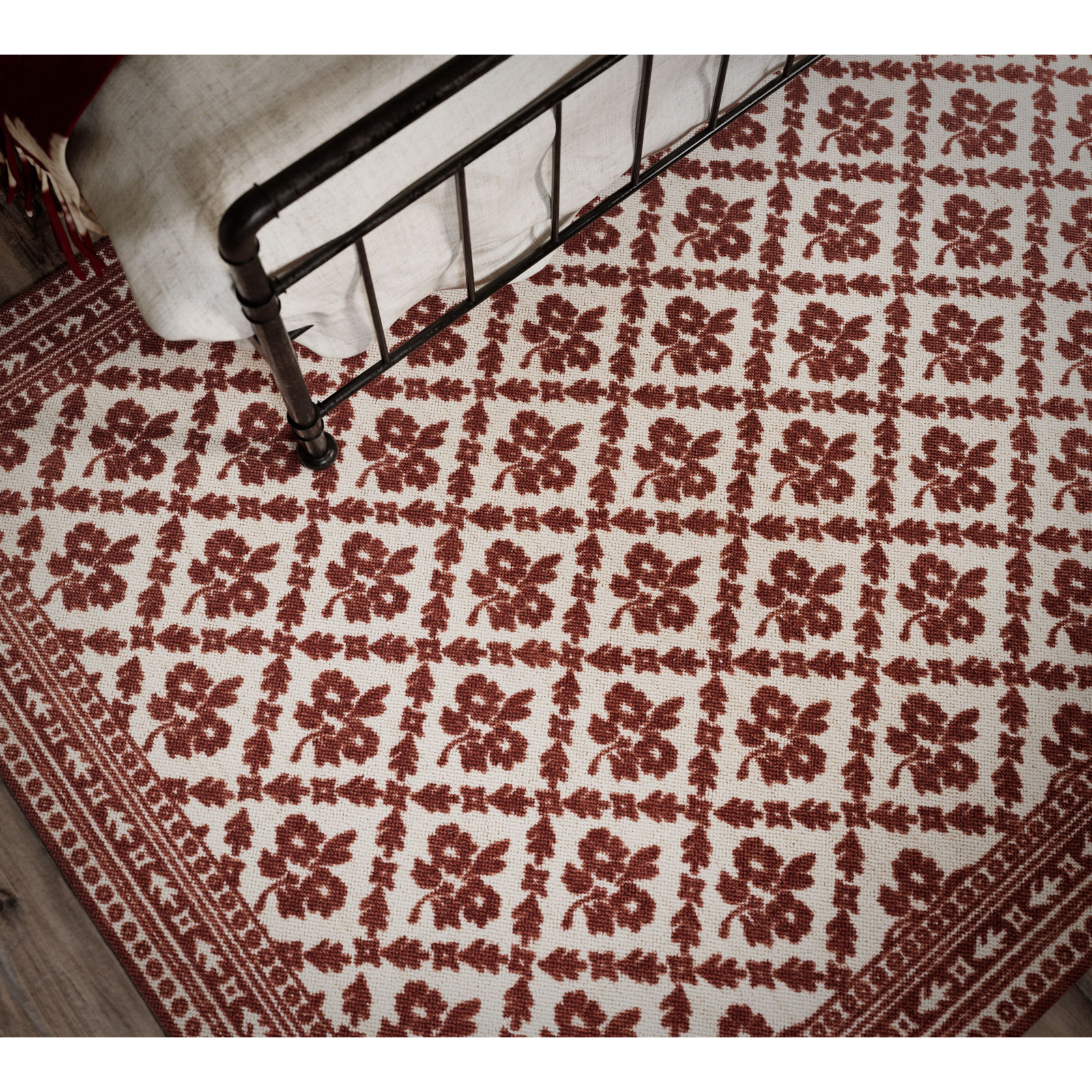 Anders Rust Floral Wool Rug, Rectangle 5'3" x 7'6"
