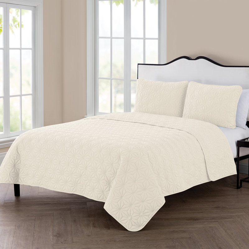 Kaleidoscope 3-Piece Embossed Geometric Quilt, Full/Queen Quilt + 2 Standard Shams, Ivory